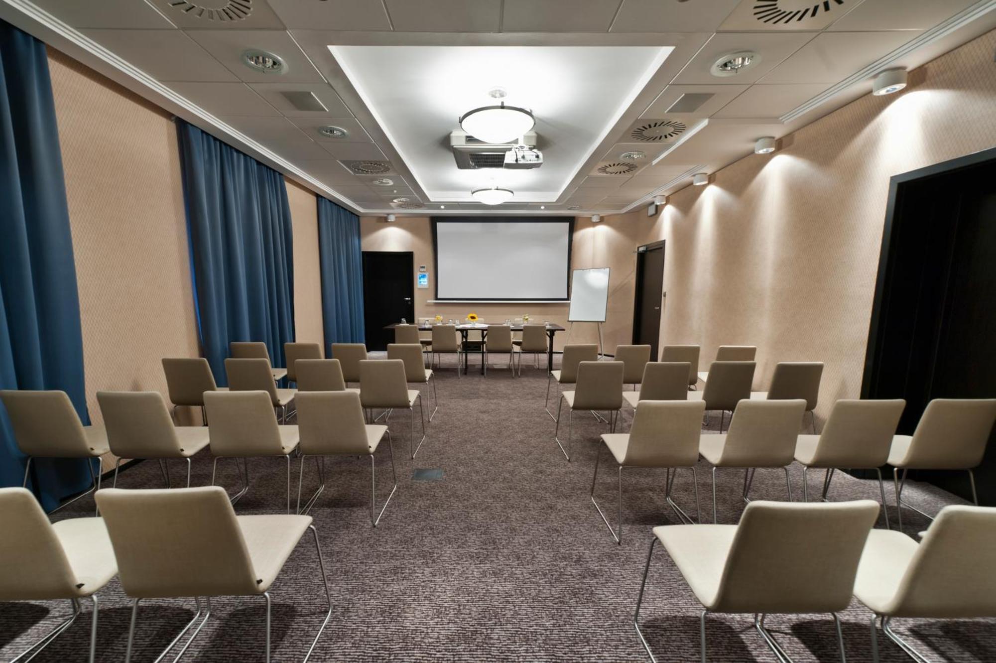 Hotel Fado Spa & Restaurant Swidnica  Luaran gambar