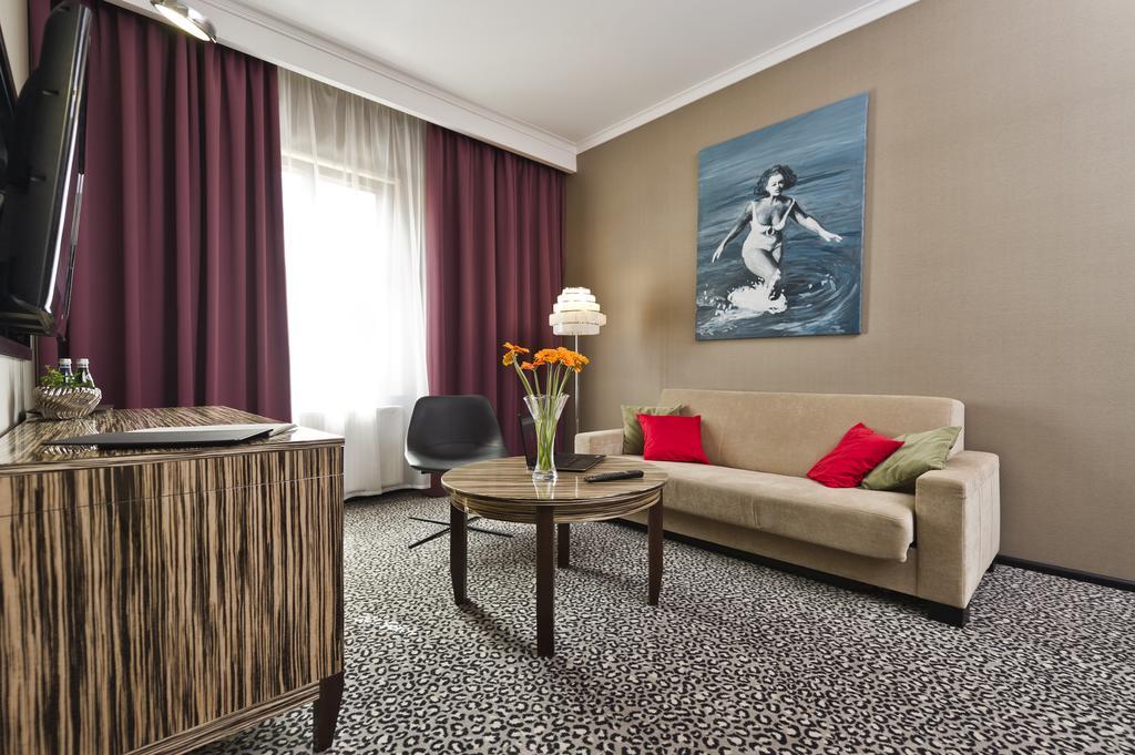 Hotel Fado Spa & Restaurant Swidnica  Luaran gambar